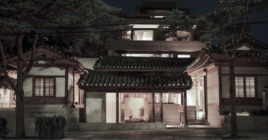 북촌 플래그십 스토어 야경